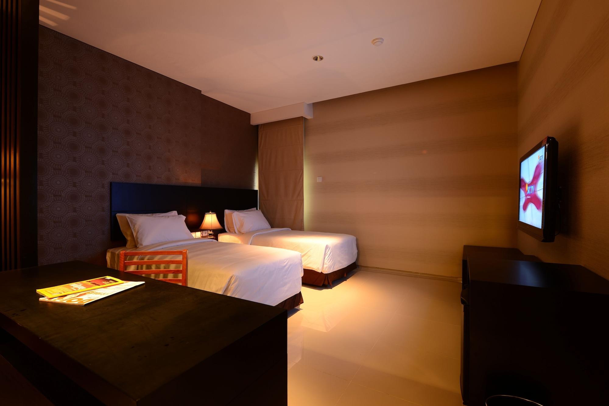 Emilia Hotel By Amazing - Palembang Kültér fotó