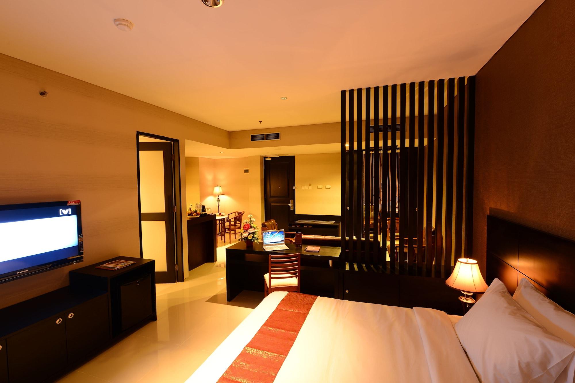 Emilia Hotel By Amazing - Palembang Kültér fotó