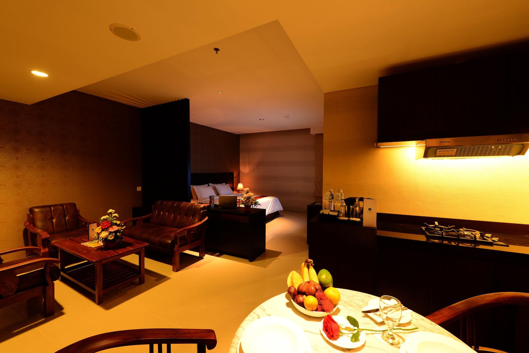 Emilia Hotel By Amazing - Palembang Kültér fotó