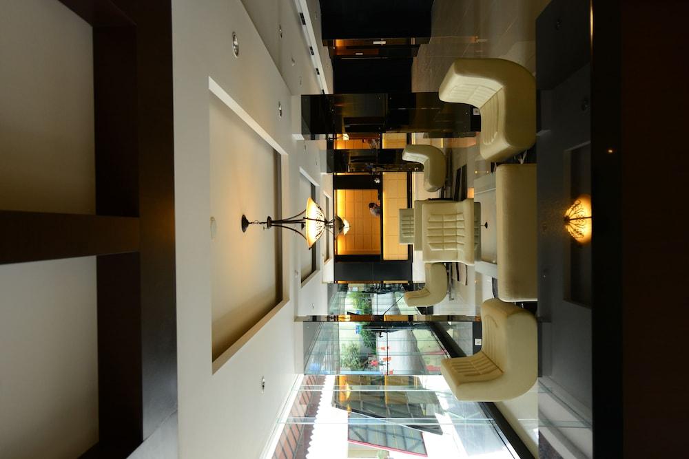 Emilia Hotel By Amazing - Palembang Kültér fotó
