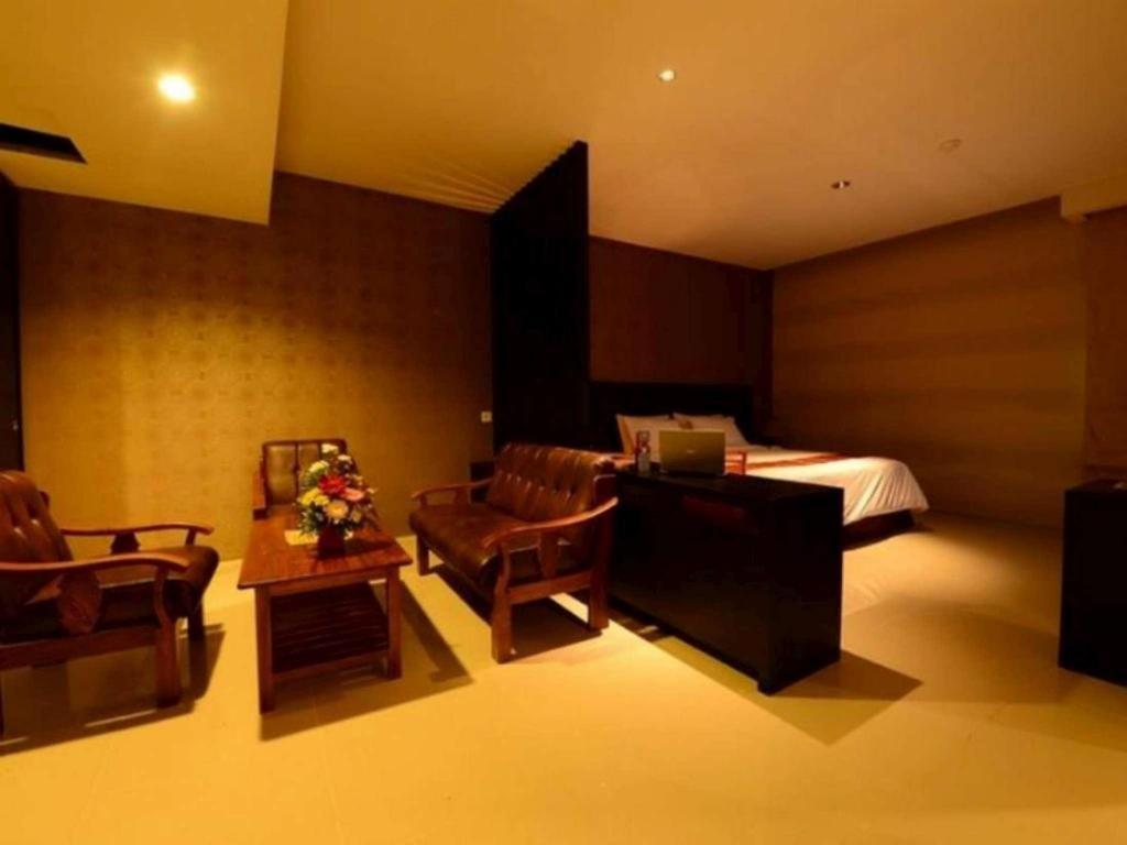Emilia Hotel By Amazing - Palembang Kültér fotó