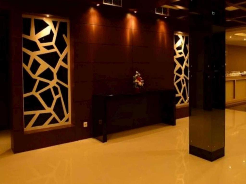 Emilia Hotel By Amazing - Palembang Kültér fotó