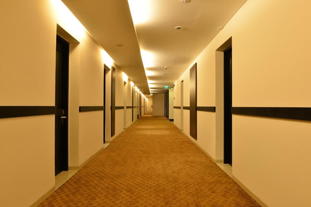 Emilia Hotel By Amazing - Palembang Kültér fotó