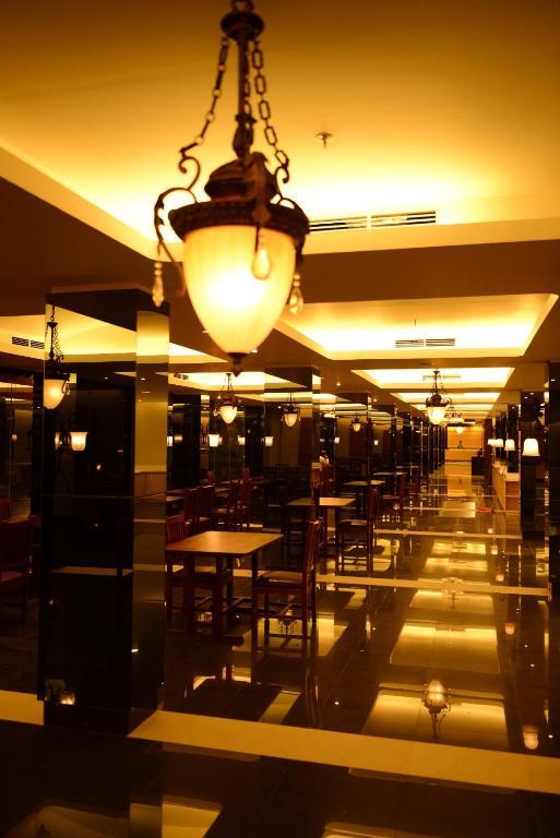 Emilia Hotel By Amazing - Palembang Kültér fotó