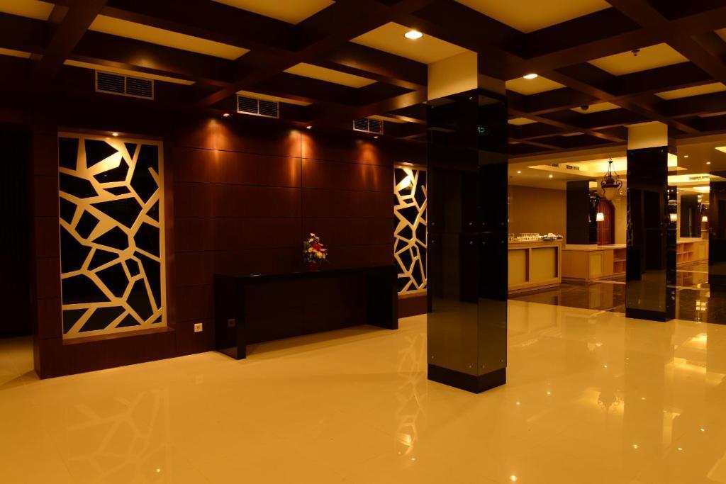 Emilia Hotel By Amazing - Palembang Kültér fotó