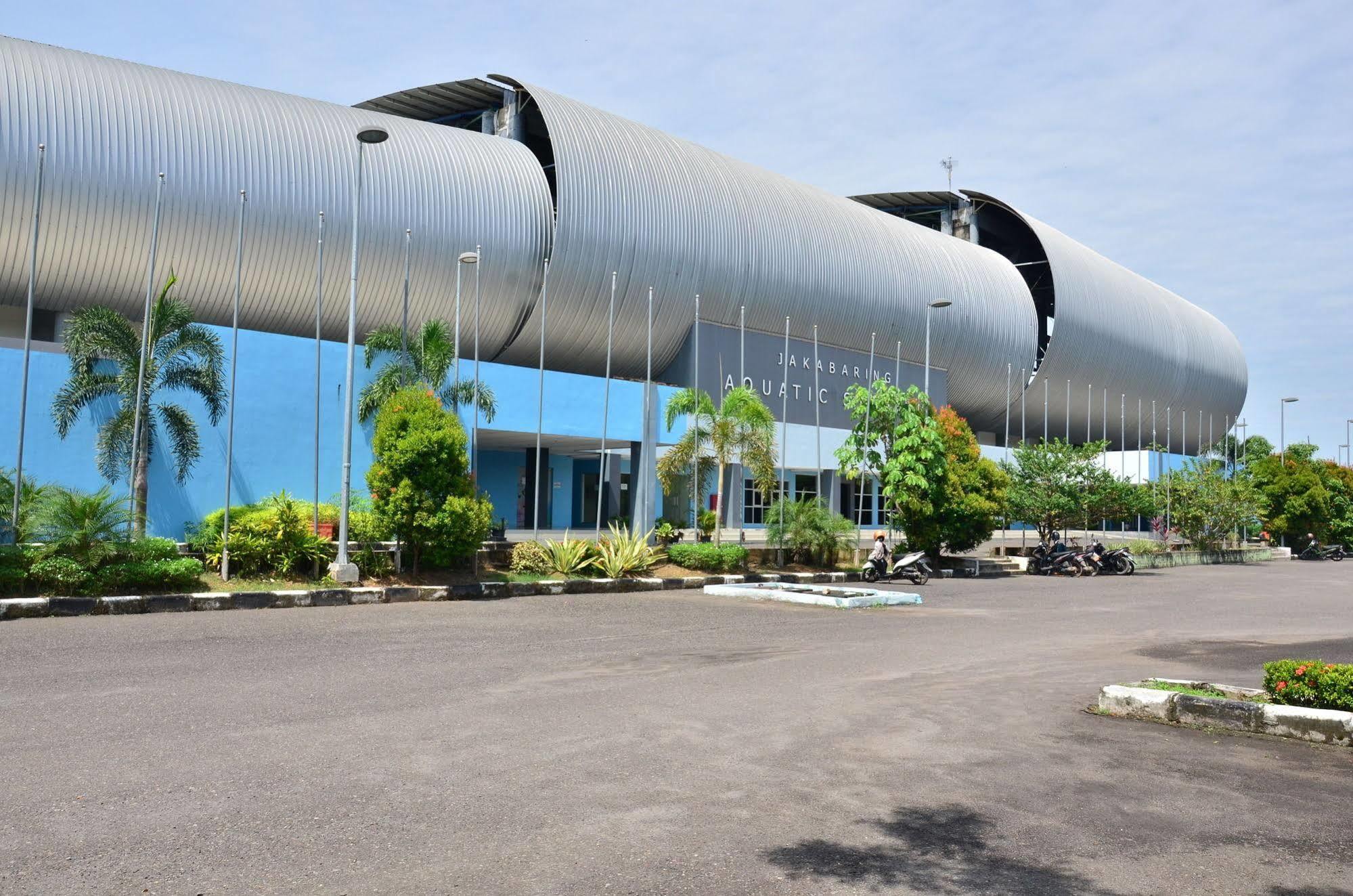 Emilia Hotel By Amazing - Palembang Kültér fotó